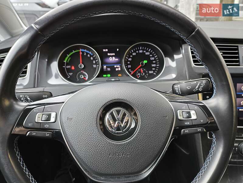 Хэтчбек Volkswagen e-Golf 2019 в Житомире