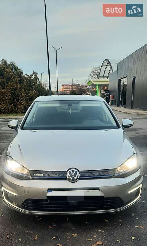 Хэтчбек Volkswagen e-Golf 2015 в Каменец-Подольском