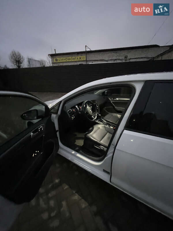 Хетчбек Volkswagen e-Golf 2019 в Івано-Франківську