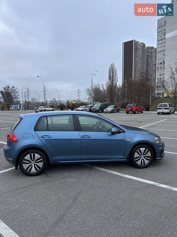 Хэтчбек Volkswagen e-Golf 2016 в Киеве