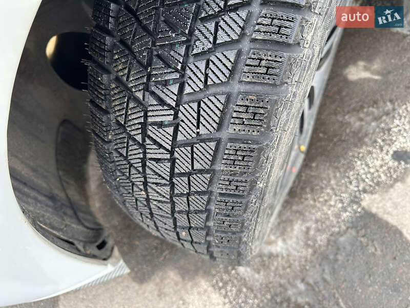 Хетчбек Volkswagen e-Golf 2014 в Яремчі