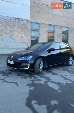Хэтчбек Volkswagen e-Golf 2015 в 