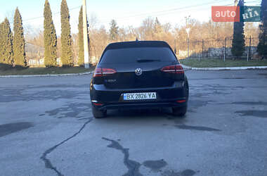 Хэтчбек Volkswagen e-Golf 2015 в 