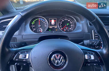 Хэтчбек Volkswagen e-Golf 2015 в 