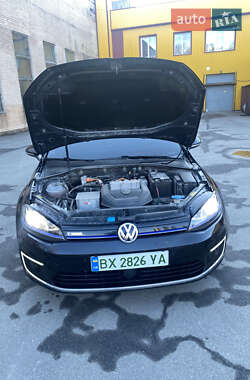 Хэтчбек Volkswagen e-Golf 2015 в 