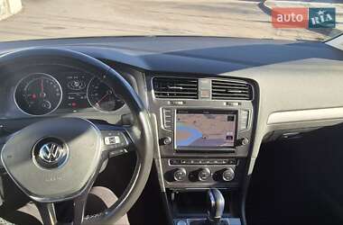 Хэтчбек Volkswagen e-Golf 2015 в 