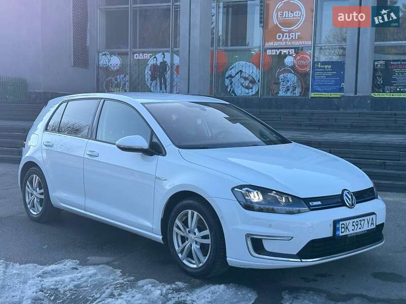 Хетчбек Volkswagen e-Golf 2014 в Рівному