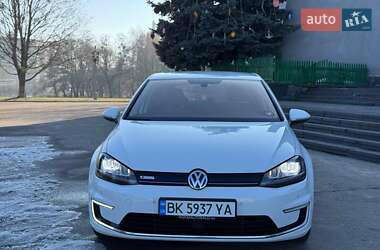 Хетчбек Volkswagen e-Golf 2014 в Рівному