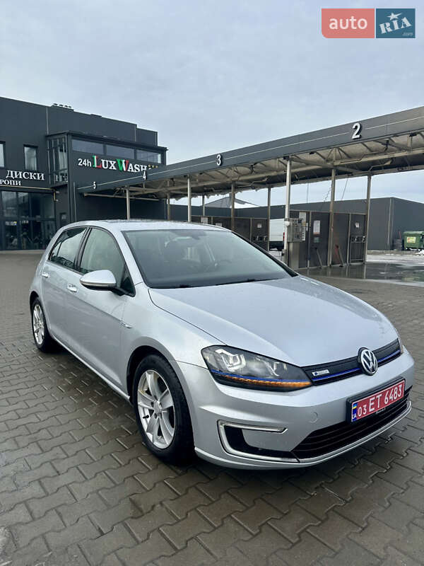 Хэтчбек Volkswagen e-Golf 2015 в Львове