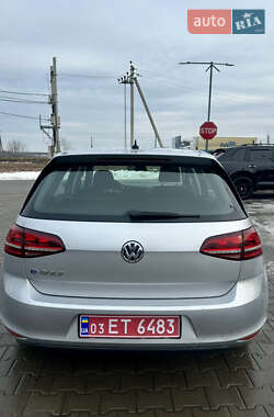 Хэтчбек Volkswagen e-Golf 2015 в Львове