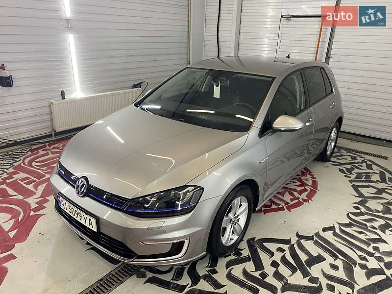 Хетчбек Volkswagen e-Golf 2016 в Києві