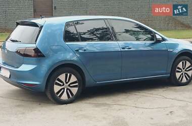 Хетчбек Volkswagen e-Golf 2015 в 