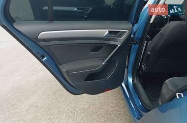 Хетчбек Volkswagen e-Golf 2015 в 