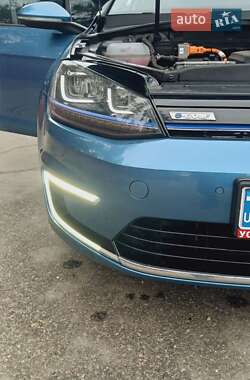 Хетчбек Volkswagen e-Golf 2015 в 