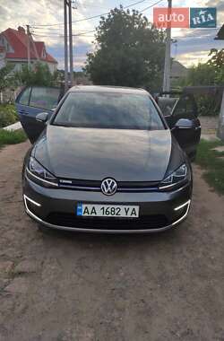 Хэтчбек Volkswagen e-Golf 2017 в Кропивницком