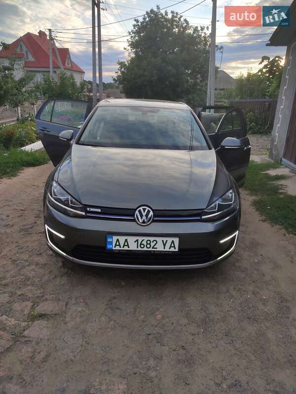 Хэтчбек Volkswagen e-Golf 2017 в Кропивницком