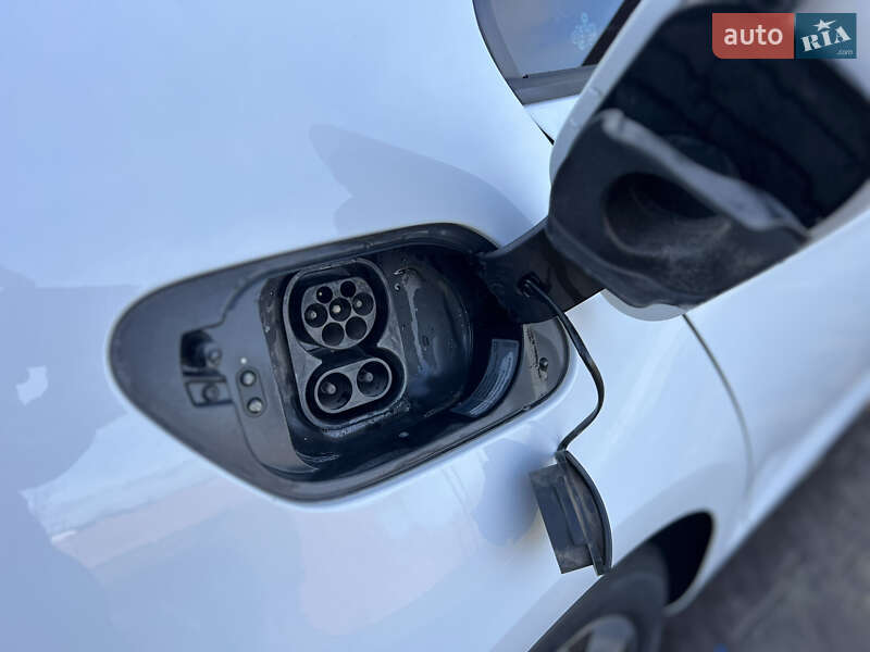 Хэтчбек Volkswagen e-Golf 2015 в Ивано-Франковске