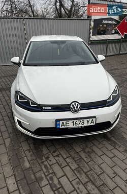 Хэтчбек Volkswagen e-Golf 2015 в 