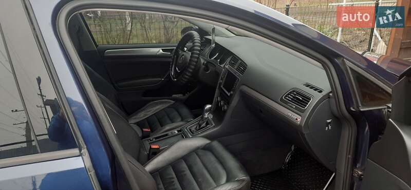 Хетчбек Volkswagen e-Golf 2016 в Житомирі