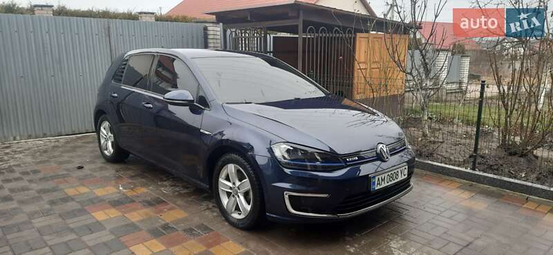 Хетчбек Volkswagen e-Golf 2016 в Житомирі