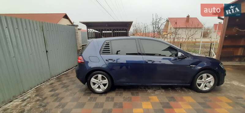 Хетчбек Volkswagen e-Golf 2016 в Житомирі