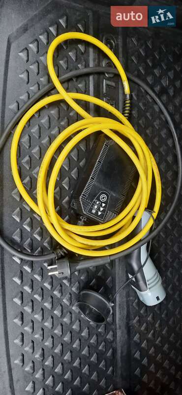 Хетчбек Volkswagen e-Golf 2016 в Житомирі