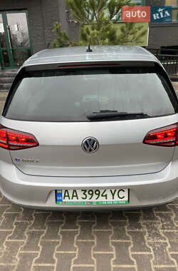 Хэтчбек Volkswagen e-Golf 2014 в Киеве