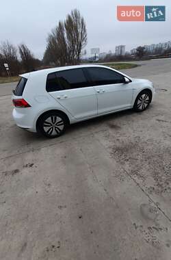 Хетчбек Volkswagen e-Golf 2015 в 