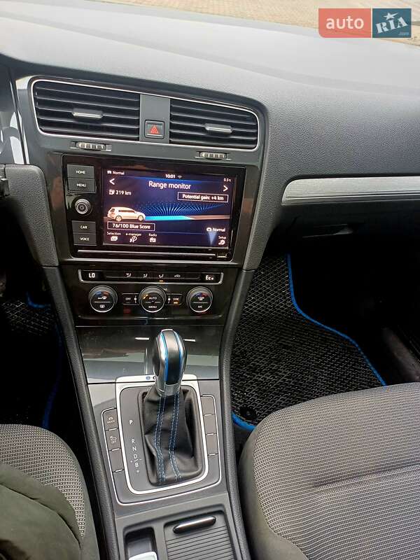 Хетчбек Volkswagen e-Golf 2019 в Сумах