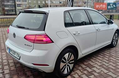 Хэтчбек Volkswagen e-Golf 2019 в 