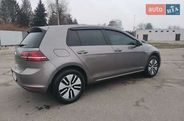 Хетчбек Volkswagen e-Golf 2017 в 