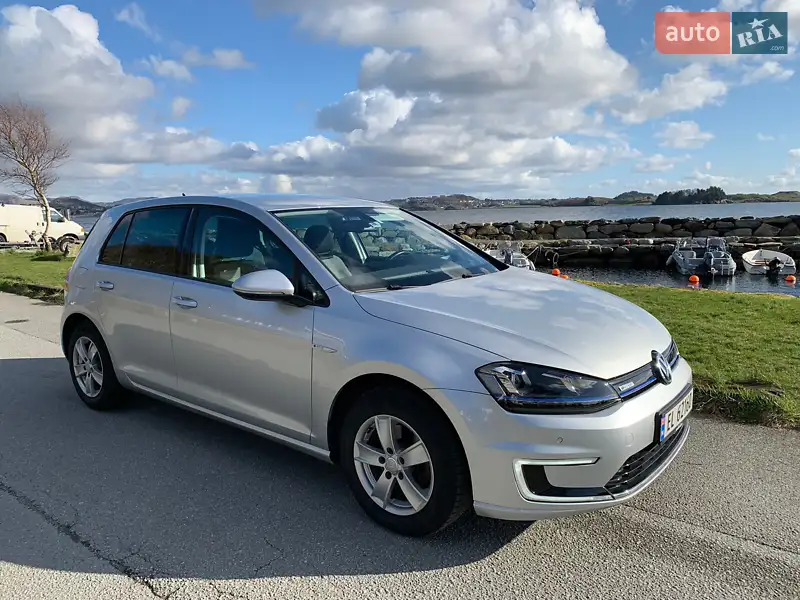 Volkswagen e-Golf 2015