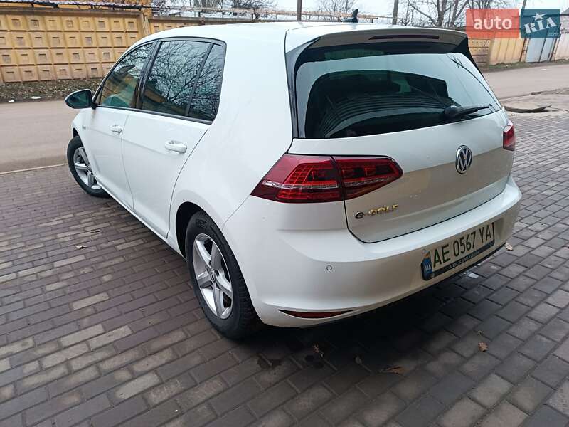 Хэтчбек Volkswagen e-Golf 2015 в Кривом Роге