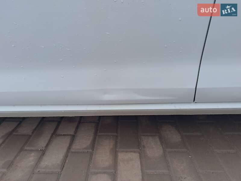 Хэтчбек Volkswagen e-Golf 2015 в Кривом Роге