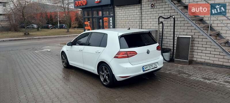 Хэтчбек Volkswagen e-Golf 2014 в Житомире