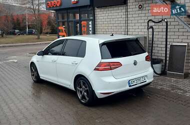 Хэтчбек Volkswagen e-Golf 2014 в 