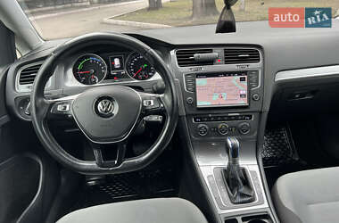 Хетчбек Volkswagen e-Golf 2015 в Дніпрі