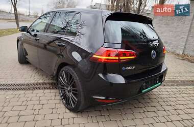 Хетчбек Volkswagen e-Golf 2016 в Києві