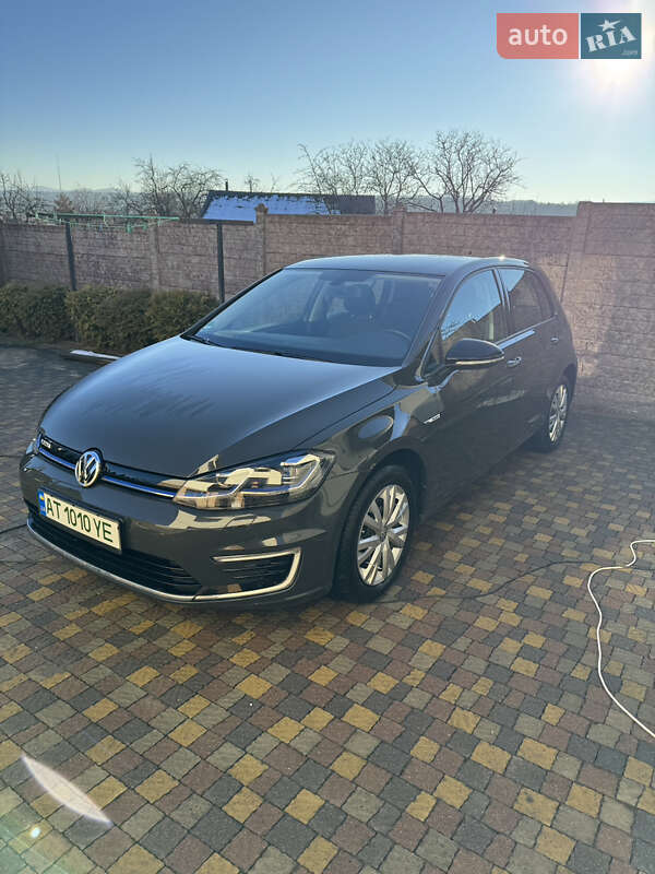 Хэтчбек Volkswagen e-Golf 2020 в Долине