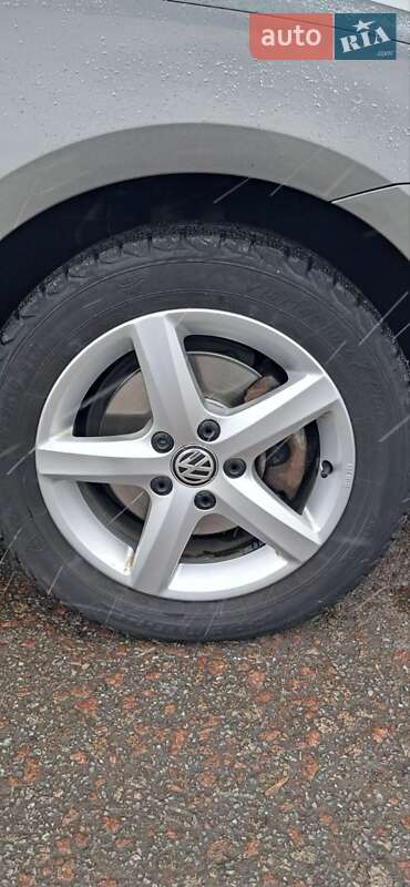 Хетчбек Volkswagen e-Golf 2015 в Києві