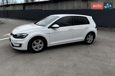 Хетчбек Volkswagen e-Golf 2017 в 