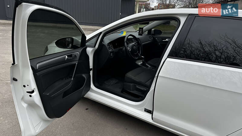 Хетчбек Volkswagen e-Golf 2017 в Кам'янець-Подільському