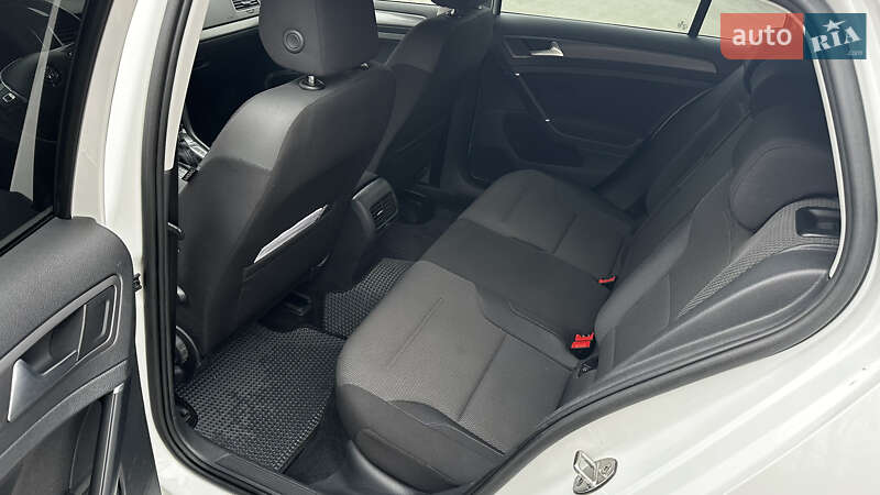 Хетчбек Volkswagen e-Golf 2017 в Кам'янець-Подільському