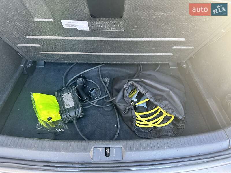 Хетчбек Volkswagen e-Golf 2014 в Чернівцях