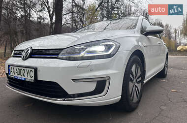 Хетчбек Volkswagen e-Golf 2017 в 