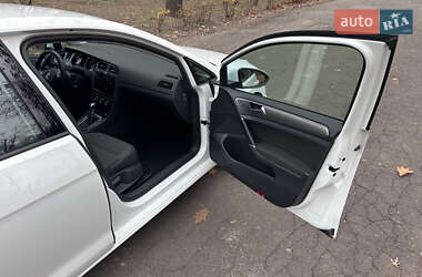 Хетчбек Volkswagen e-Golf 2017 в 