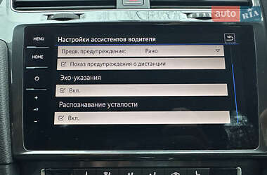 Хетчбек Volkswagen e-Golf 2017 в 