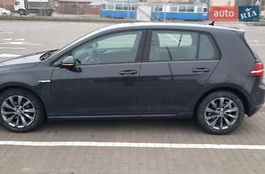 Хэтчбек Volkswagen e-Golf 2015 в 