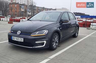Хэтчбек Volkswagen e-Golf 2015 в 