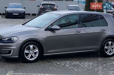 Хэтчбек Volkswagen e-Golf 2015 в 